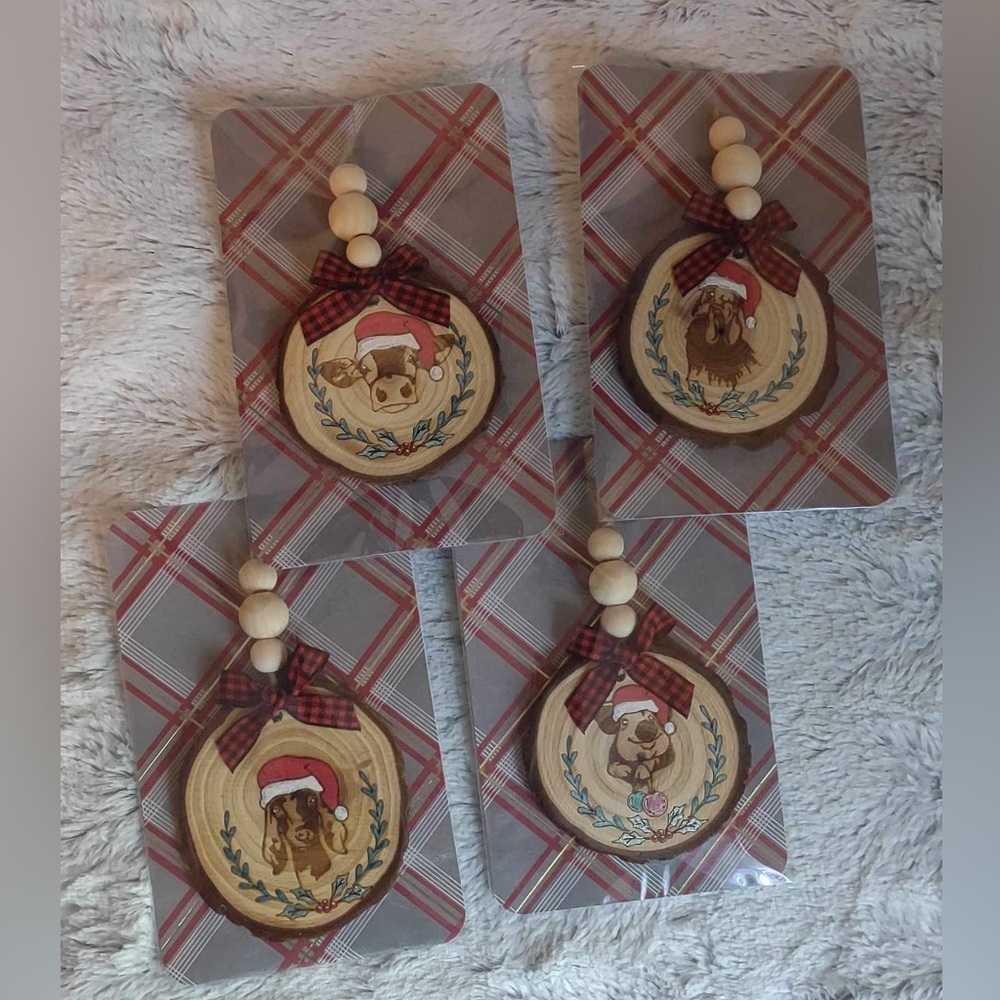Rustic Farmhouse style wood slice Christmas Ornaments sets.